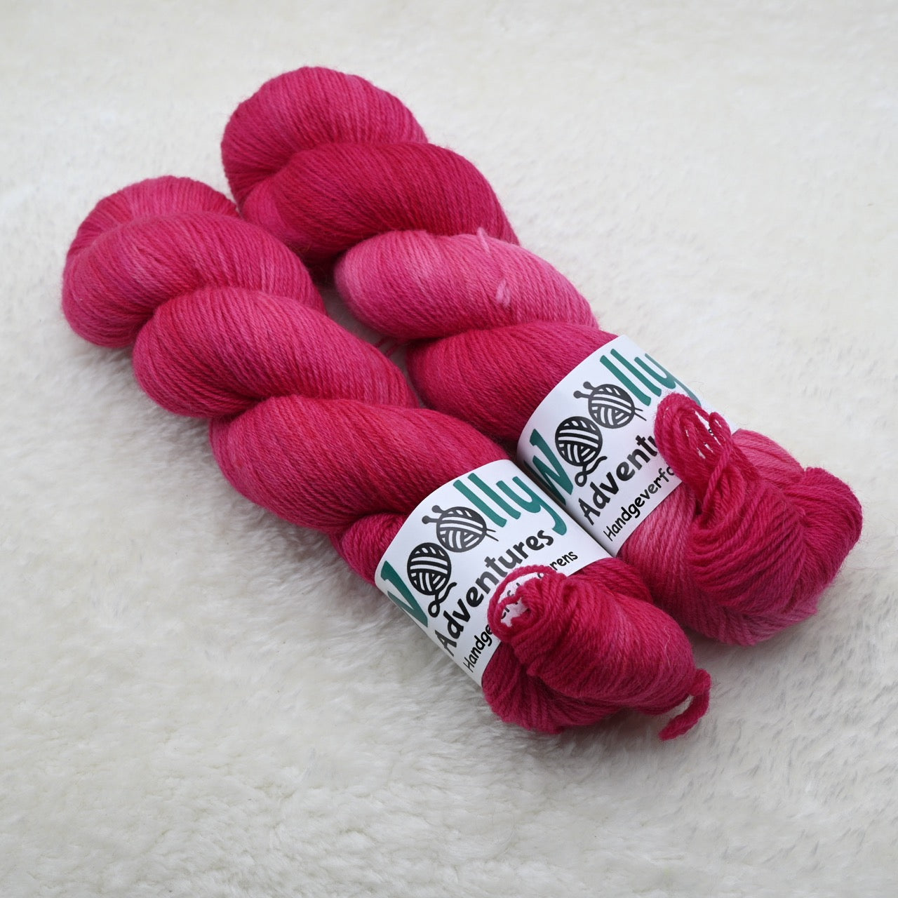 Woolly Adventures handgeverfd peruvian highland garen - framboos