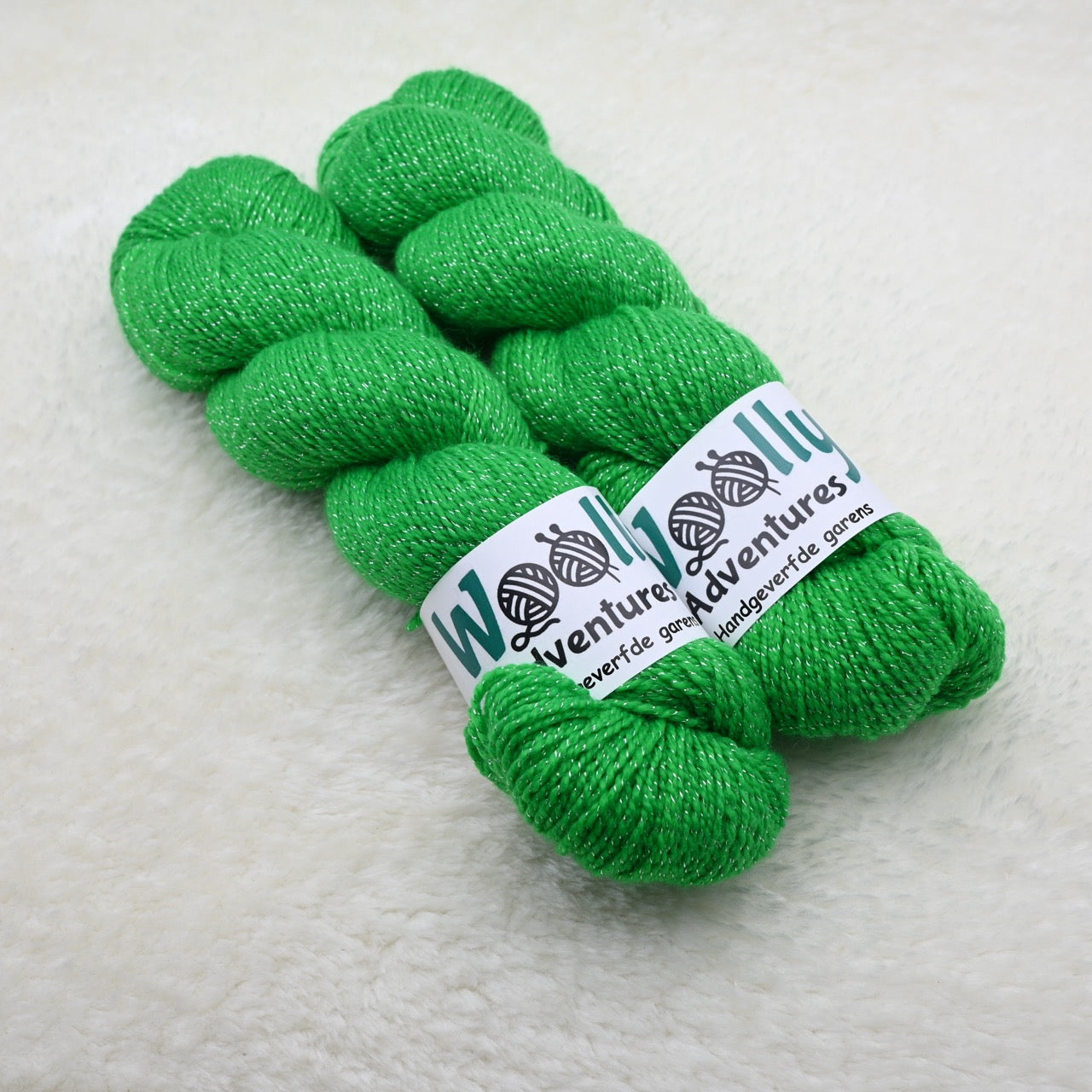 Woolly Adventures handgeverfd sparkle garen - het goede groen