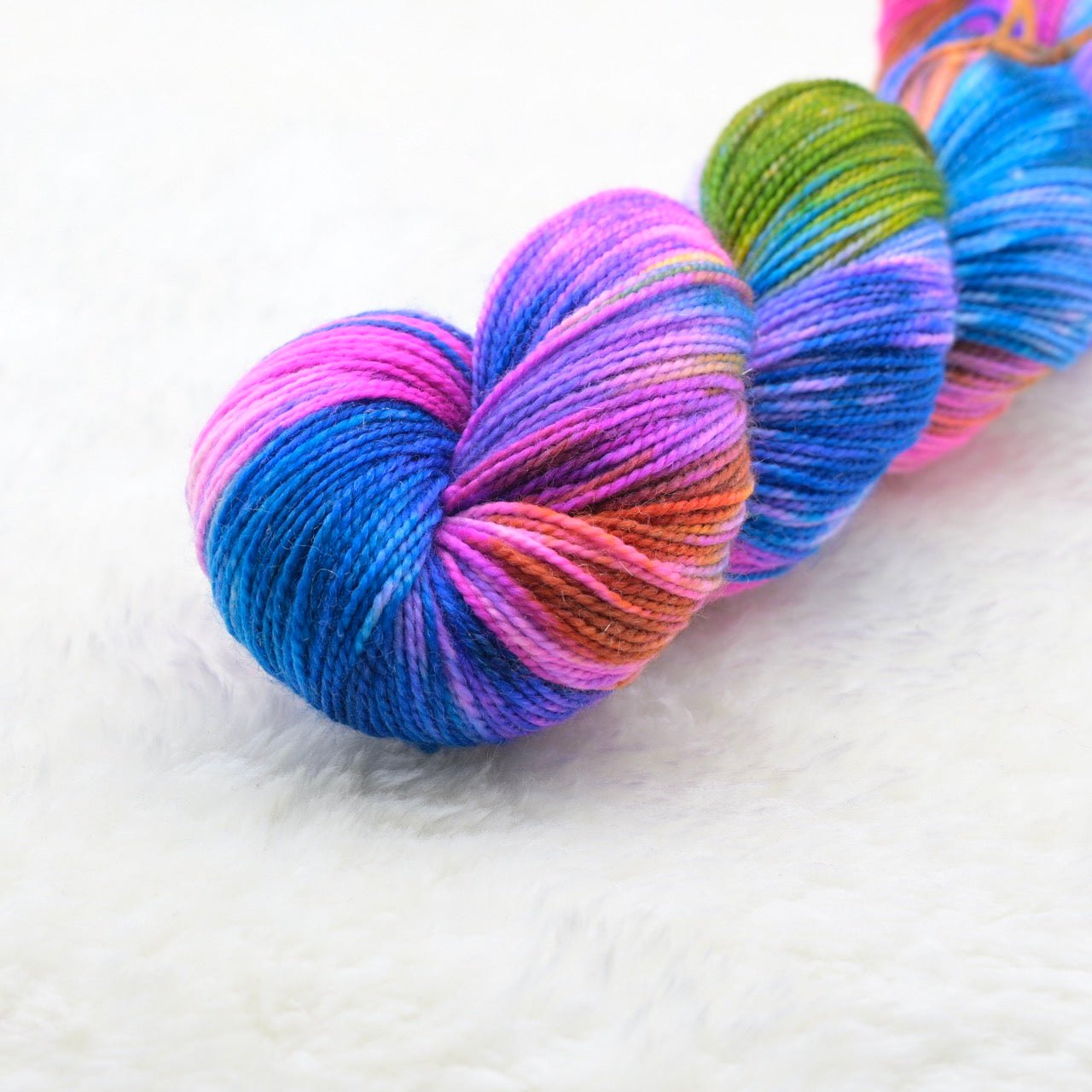 Woolly Adventures handgeverfd wol merino sock sparkle sneeuwgeverfd fairytale detail