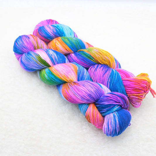 Woolly Adventures handgeverfd wol merino sock sparkle sneeuwgeverfd fairytale