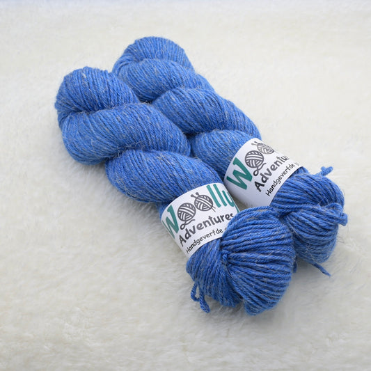 Woolly Adventures handgeverfd wol zijde linnen L18 blauw boven
