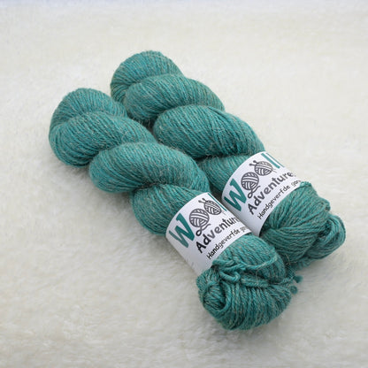 Woolly Adventures handgeverfd wol zijde linnen L45 petrol boven