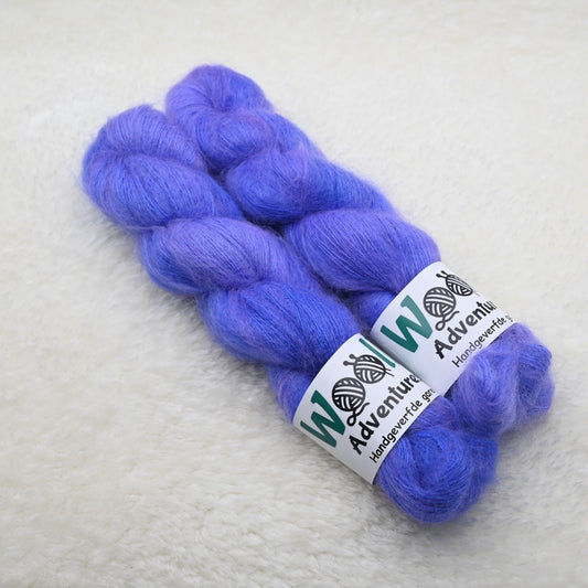 Woolly Adventures handgeverfd fluffy garen - blauwpaars