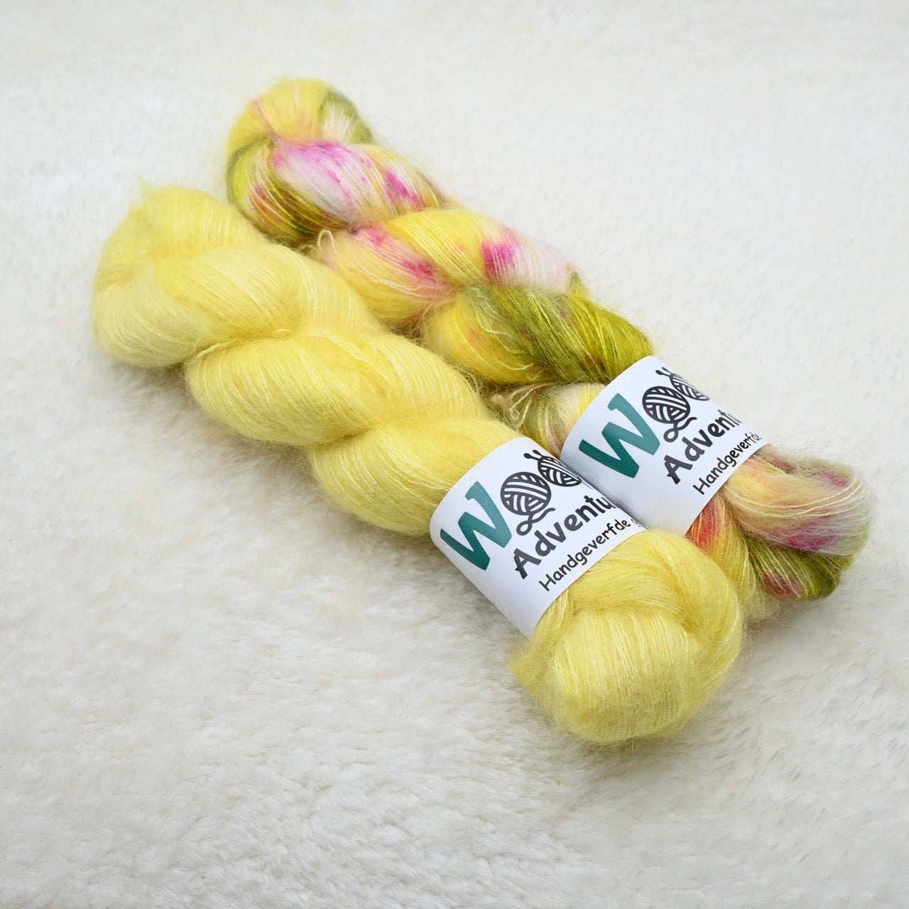 Woolly Adventures handgeverfd fluffy garen - boterbloem en lente