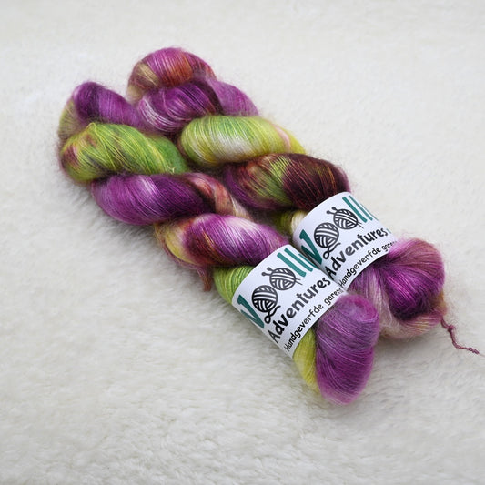 Woolly Adventures handgeverfd fluffy garen - heide