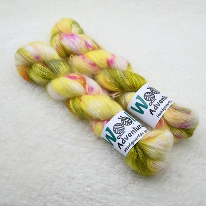 Woolly Adventures handgeverfd fluffy garen - lente