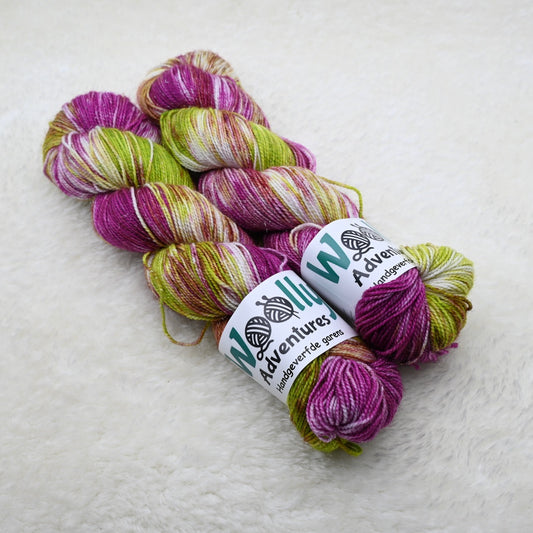 Woolly Adventures handgeverfd merino sock sparkle garen - heide