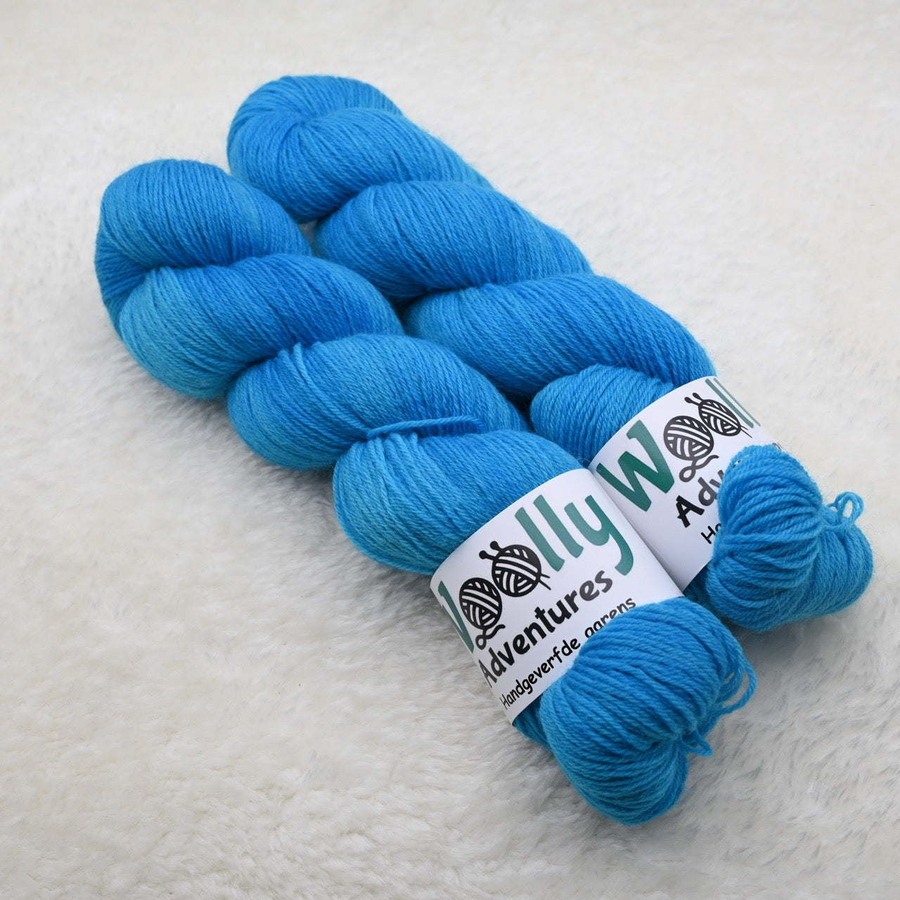 Woolly Adventures handgeverfd perivian highland garen - turquoise